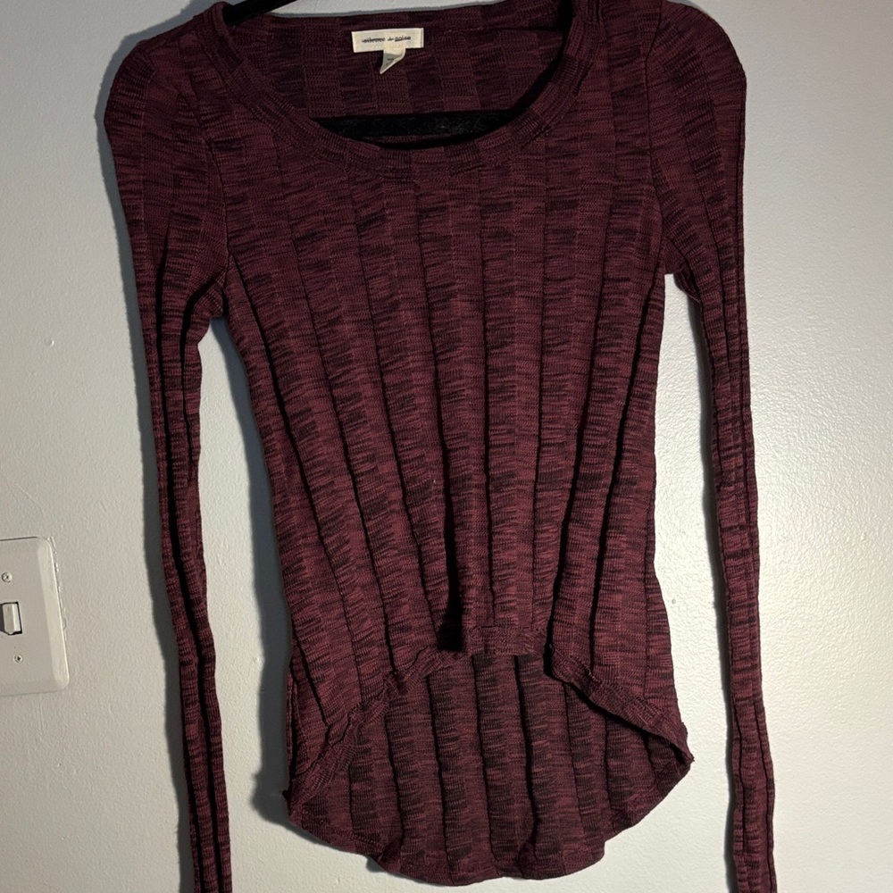❄️ Urban Outfitters Maroon Long Sleeve body con tshirt shirt high-Lo thumb holes
